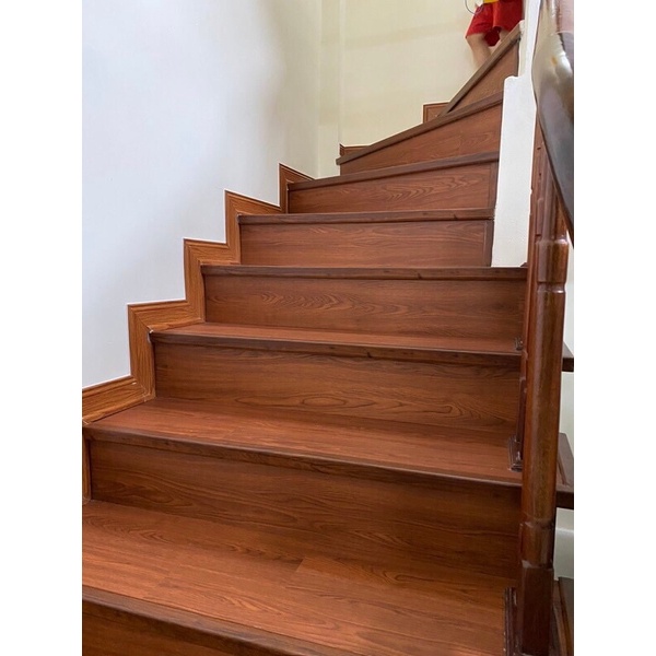 ỐP THANG GỖ TỰ NHIÊN/ CÔNG NGHIỆP