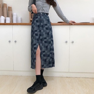 Chân váy denim dáng chữ a dài qua gối phong cách retro cho nữ