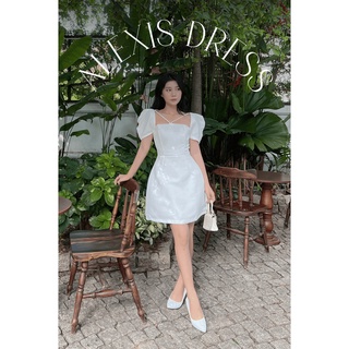 Đầm xoè chéo dây