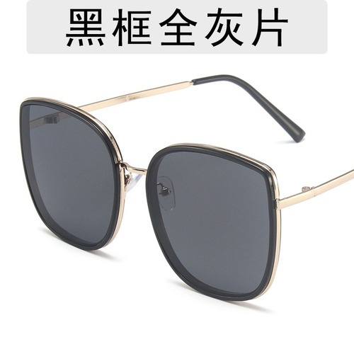 Kính mát gọng bằng kim loại màu sắc thời trang