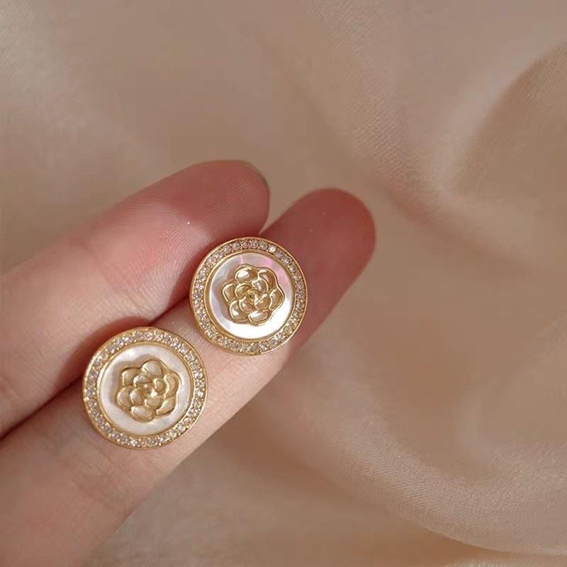 Bông tai xi mạ vintage sang trọng cổ điển