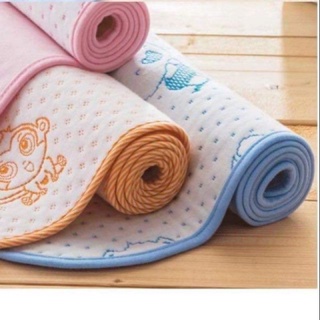 Tấm lót chống thấm cho bé sơ sinh loại to, kích thước 50x70cm