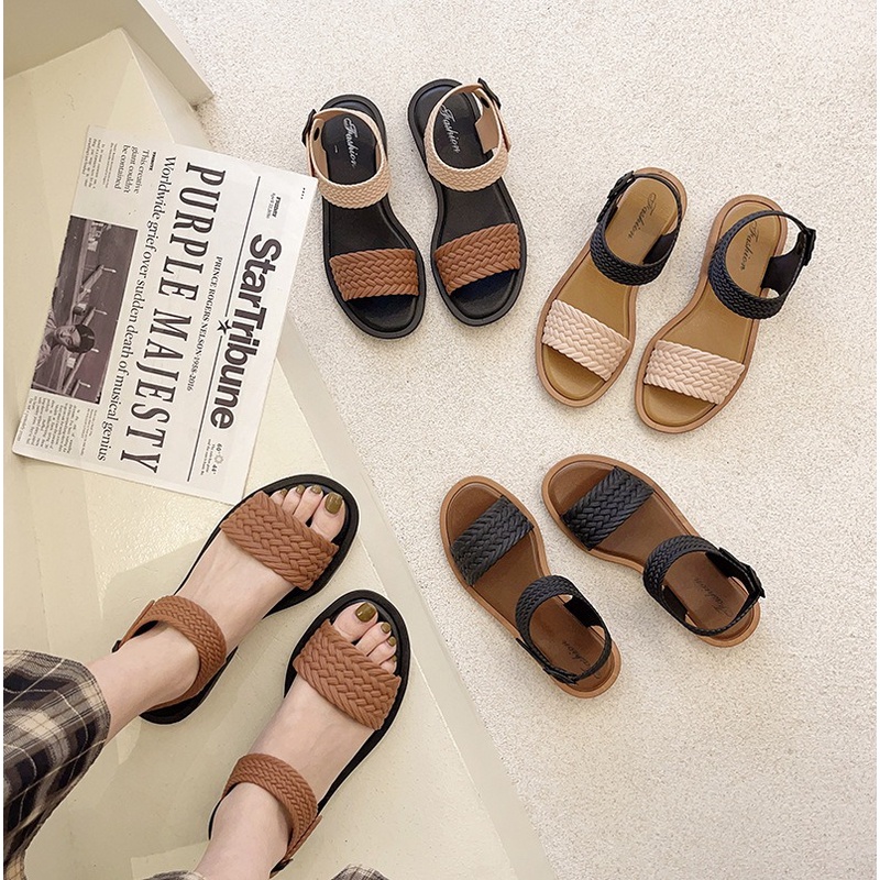 Giày Quai Hậu Dành Cho Nữ Sinh - Sandal Kiểu Dáng Năng Động Cá Tính