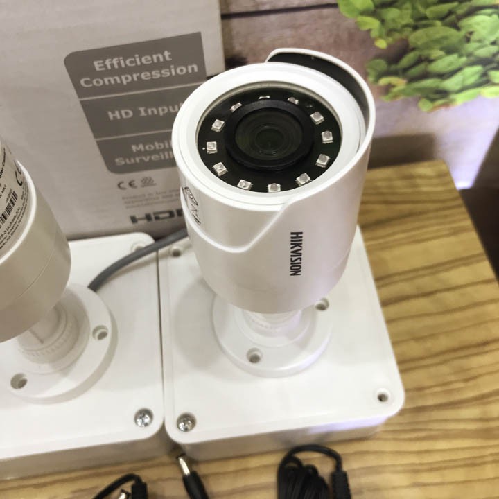 Trọn bộ 04 camera 2MP Hikvision vỏ nhựa DS-2CE16b2-IPF, hồng ngoại 20m, đầy đủ phụ kiện