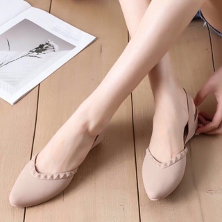 Giày nhựa đi mưa