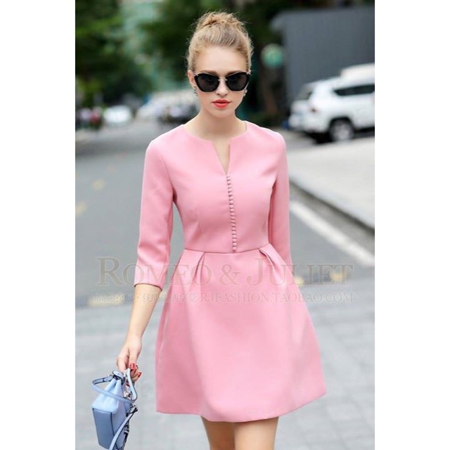 Đầm Xinh đính nút