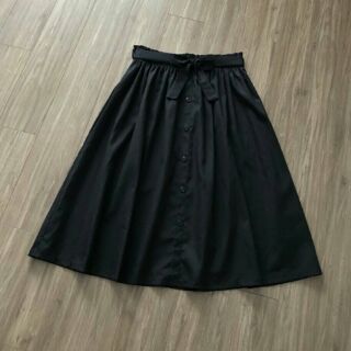 Chân váy midi xòe HM xuất xịn