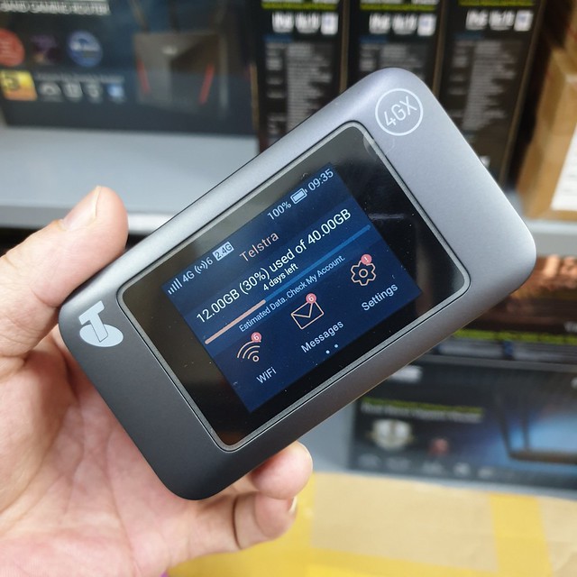 Bộ phát Wifi 4G Huawei E5787ph hay e5785 tốc độ 300Mbps. Hàng cao cấp - Pin 3000mAh