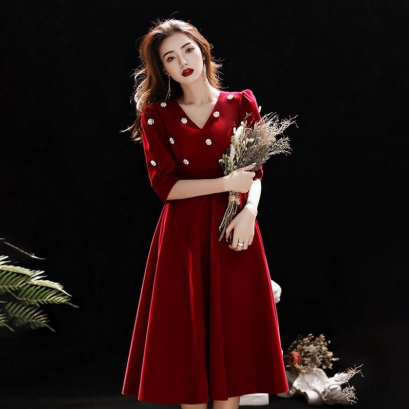 Váy nhung sang trọng cho chị em dự tiệc hẹn hò | BigBuy360 - bigbuy360.vn