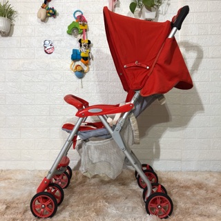 Xe đẩy Combi gấp gọn