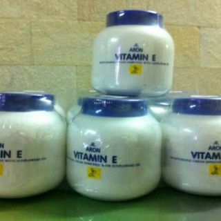 Kem dưỡng ẩm Vitamin E body