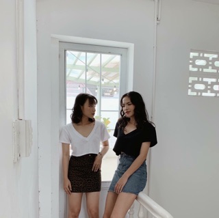 Áo croptop cổ tim K&A