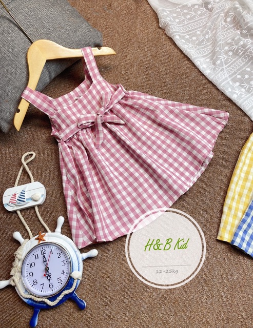 Đầm caro cho bé gai