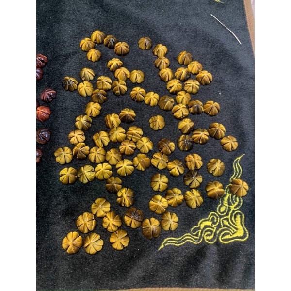 Cỏ 4 lá dùng mix charm vòng đeo tay đá mắt hổ vàng tâm ,mắt hổ nâu đỏ hàng chuẩn tự nhiên.