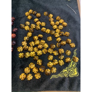 Cỏ 4 lá dùng mix charm vòng đeo tay đá mắt hổ vàng tâm ,mắt hổ nâu đỏ hàng chuẩn tự nhiên.