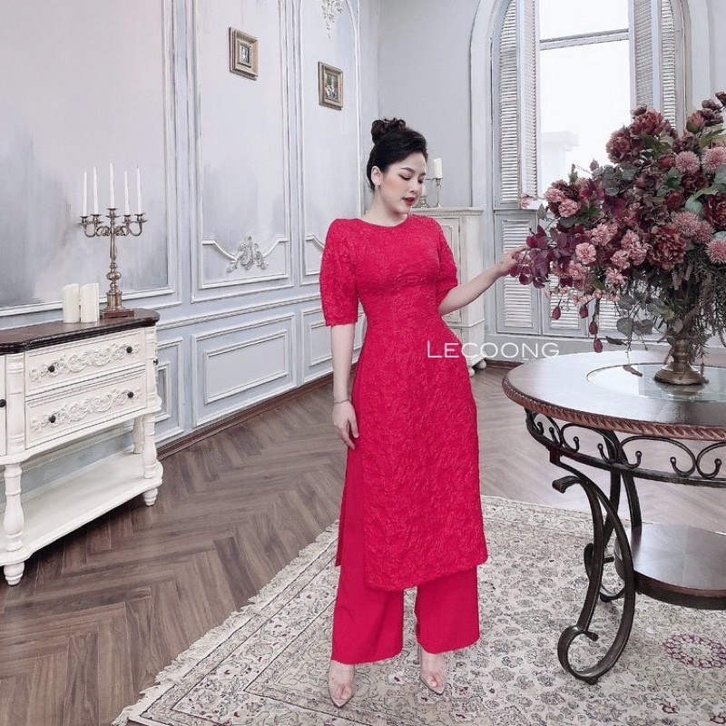 Áo dài cách Tân kèm váy mẹ và bé gái