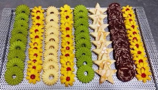 Bánh các vị thơm ngon