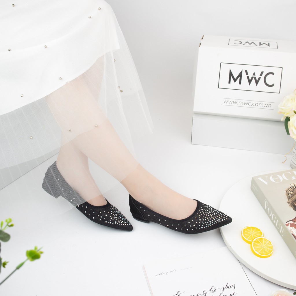 Giày búp bê nữ mũi nhọn đính đá MWC NUBB- 2203 | BigBuy360 - bigbuy360.vn