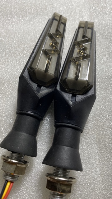 Đèn led xi nhan sấm sét dẻo