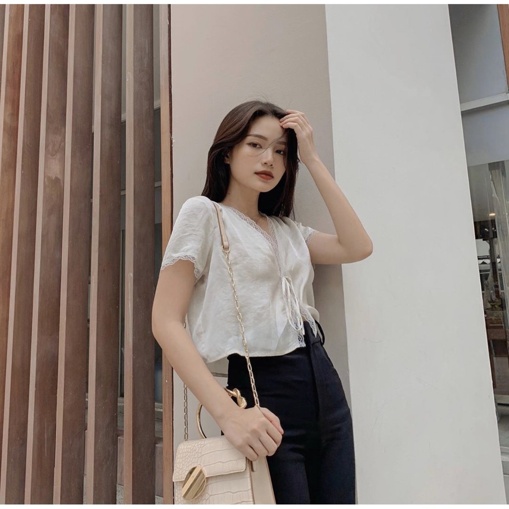 Áo croptop lụa viền ren | BigBuy360 - bigbuy360.vn