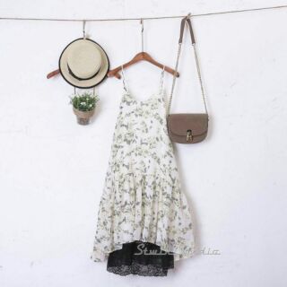 Đầm yếm hoa hồng phối ren