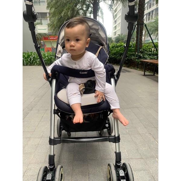 Thanh lý xe đẩy Combi tặng kèm combo máy hâm sữa và máy làm ấm khăn ướt fatz nguyên box