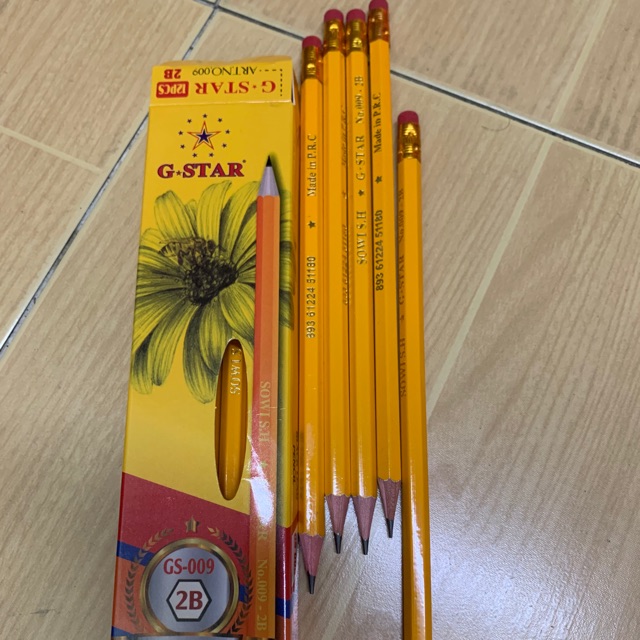 12 cây bút chì gỗ thân vàng có gôm 2B
