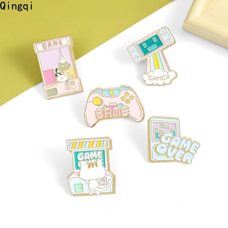 Ghim cài áo MISS ZOE kiểu máy chơi game cầm tay hoạt hình cổ điển