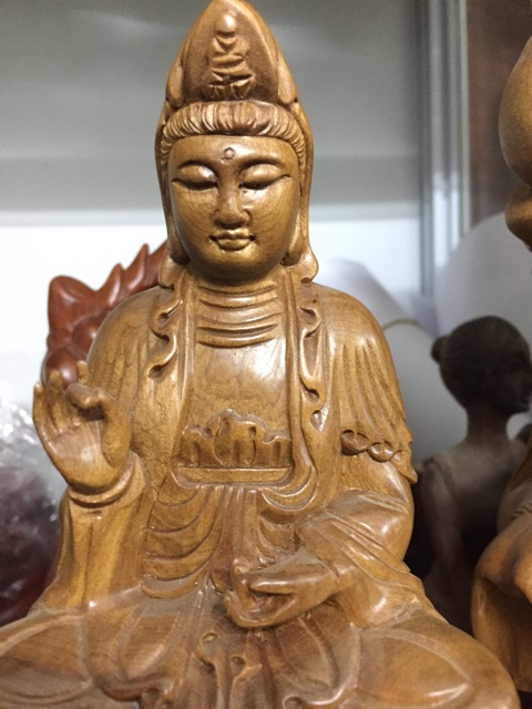 Tượng Phật Bà Quan Âm Bồ Tát để ô tô mang bình an, may mắn