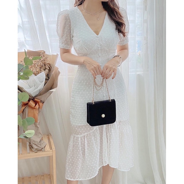 Đầm Maxi trắng phối nút đuôi cá - hình tự chụp