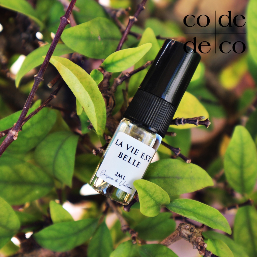 Tinh Dầu Thơm Code Deco La Vie est Belle L'Éclat L'Eau de Toilette 2ml, Ngọt Ngào, Thơm Mát