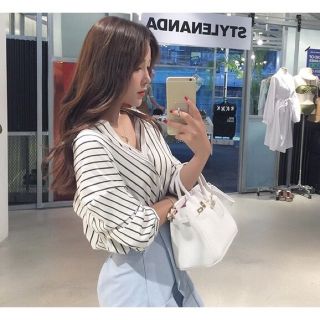 Áo kiểu phối sọc sành điệu