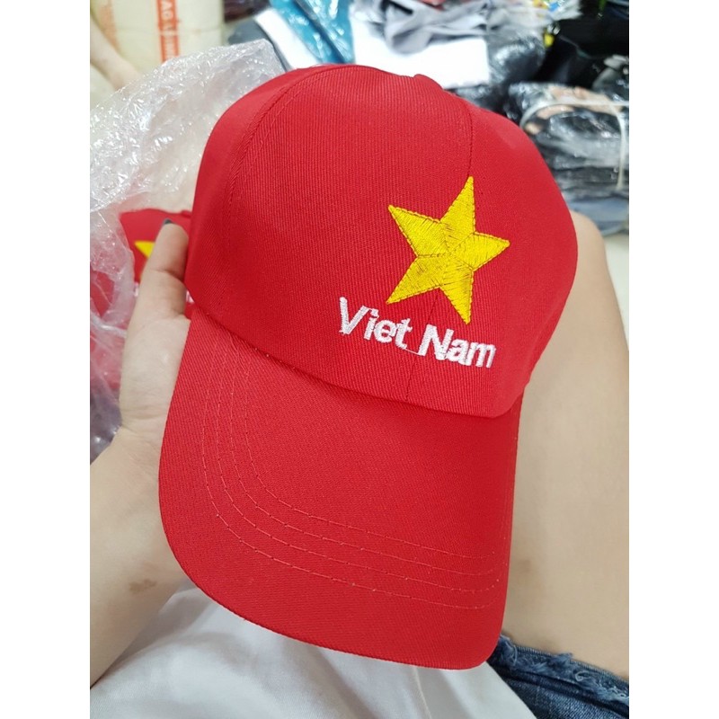 10 mũ nón sao vàng y hình