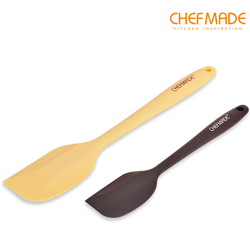 Set 2 phới làm bánh CHEF MADE WK9154 silicone thép không gỉ chống dính cách nhiệt đạt FDA màu vàng và nâu cho nhà bếp