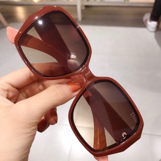 Mắt kính Dior