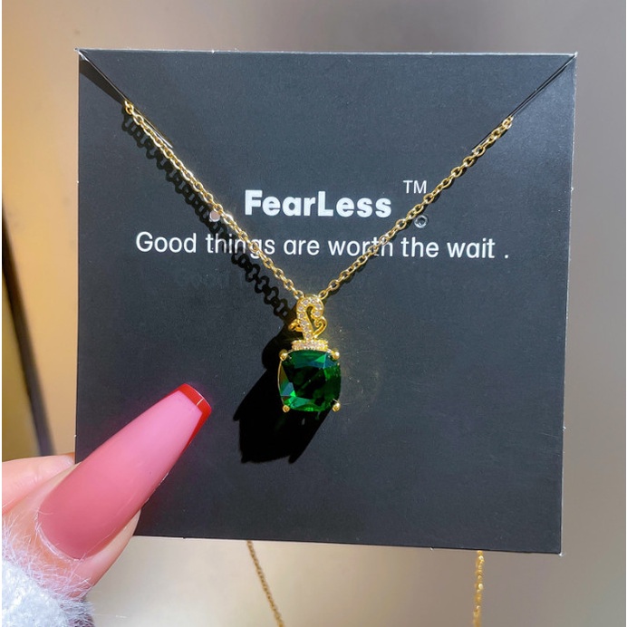 Dây Chuyền Titan Mặt Đá Nhân Tạo Màu Xanh Lá TT 4186