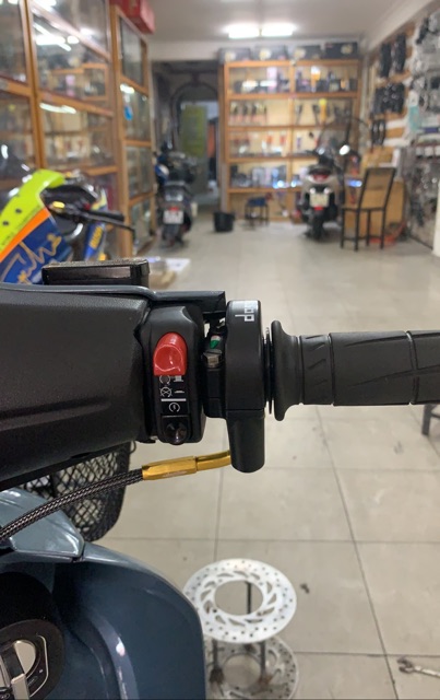 Cùm đề Chính hãng