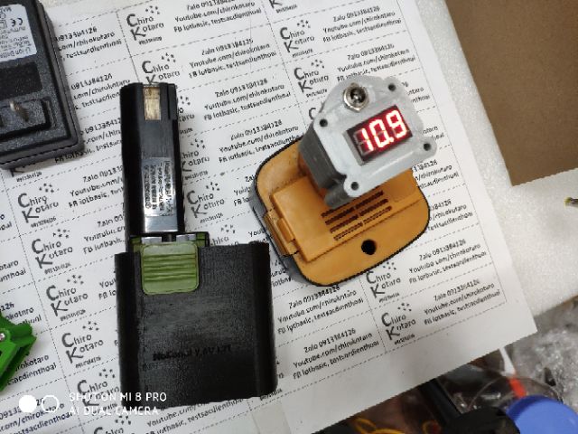 Đế sạc cho pin national 9.6v và 12v với đồng hồ