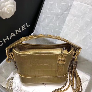 GIẢM GIÁ!! {ẢNH THẬT -CÓ SẴN} Túi Chan.el da cá sấu vàng Gold dáng Gabrielle Hobo
