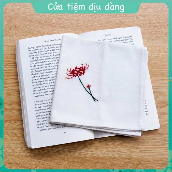 Khăn tay  vải linen thêu thủ công - mẫu Hoa Bỉ Ngạn