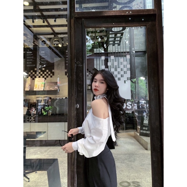 Sơ mi ulzzang khoét vai, cổ gài khoen | BigBuy360 - bigbuy360.vn