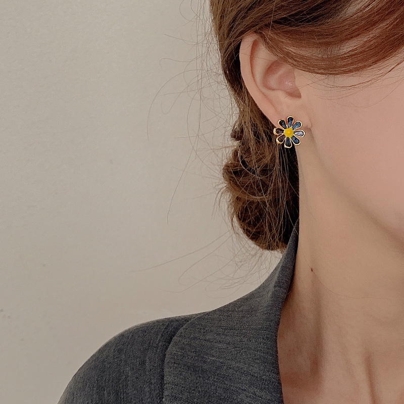 Bông Tai Hình Hoa Cúc Thời Trang Hàn Quốc Cổ Điển