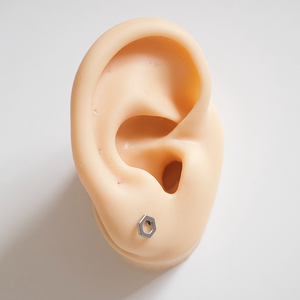 1 Chiếc] Khuyên Tai Titan Unisex Hình Lục Giác Rỗng Bi Tròn Không Gỉ Sét Không Ngứa Bông Tai Julies Box 66