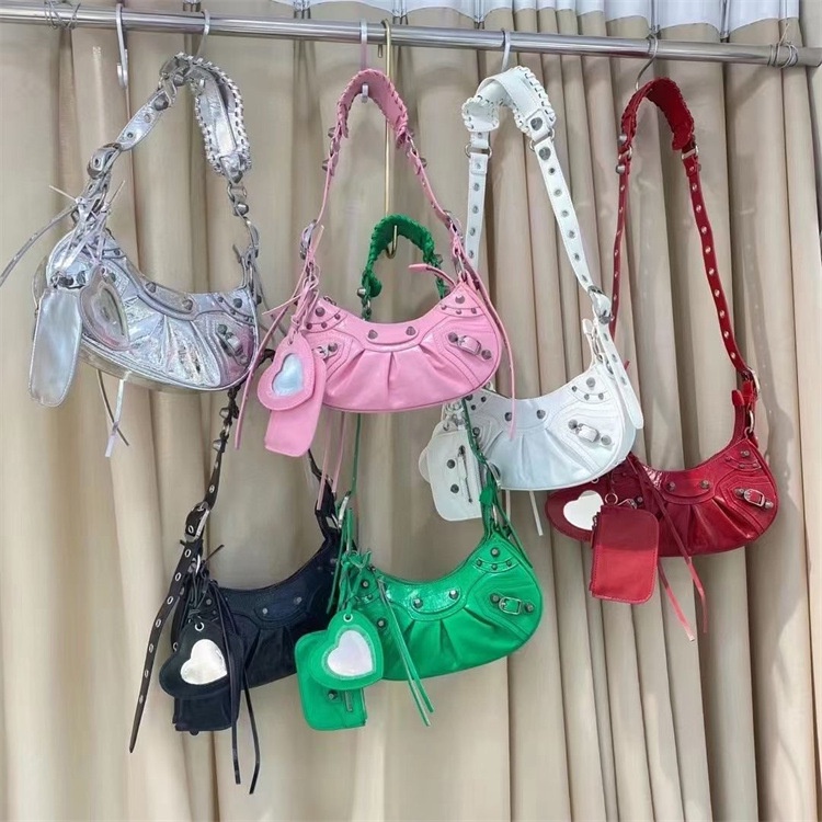 Túi Da Đeo Vai Gắn Đinh Tán Hình Bán Nguyệt 6 Màu Thời Trang
