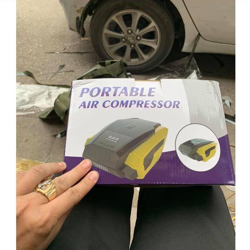 Bơm Ô Tô Khẩn Cấp PORTABLE AIR COMPRESSOR ATJ-1166S Công Suất Cao 150PSI Kèm Đồng Hồ Đo Áp Suất Lốp Và Đèn Led