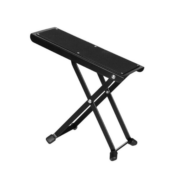 Kê chân gác chân tập đàn guitar cho người mới bắt đầu