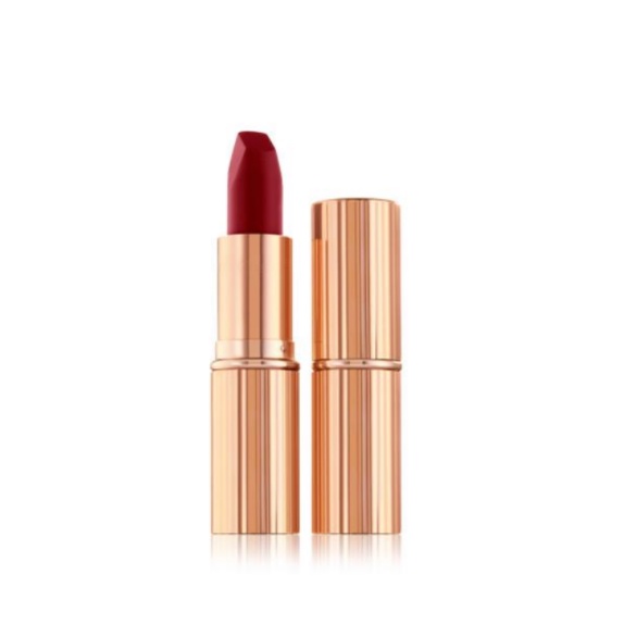 Son Charlotte Tilbury Walk Of No Shame