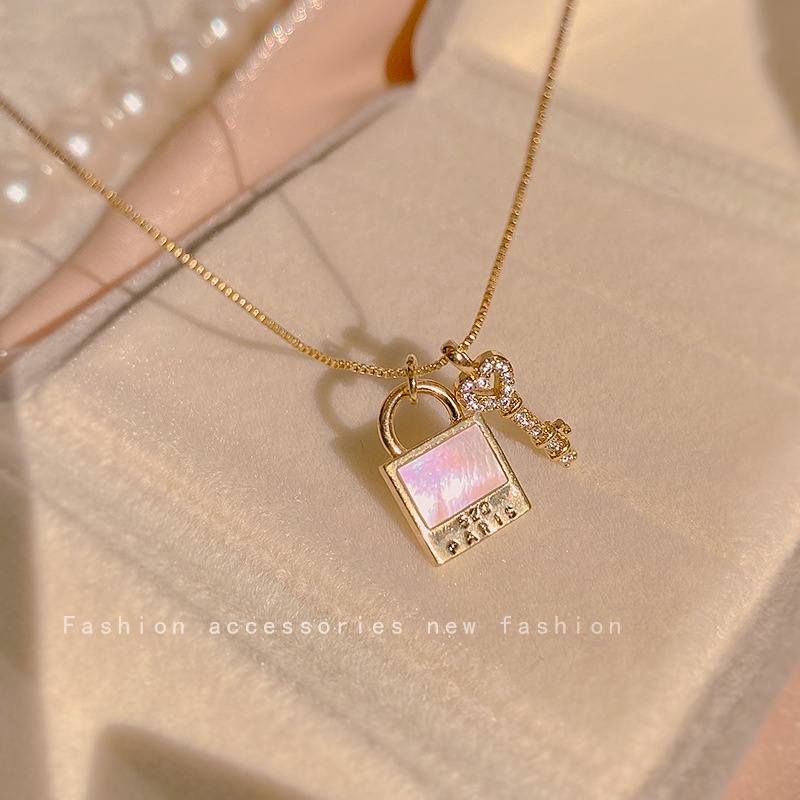 Vòng cổ Mặt Chìa Khóa 520 Chìa Khóa Đính Đá acrylic Đơn Giản Cá Tính Màu Đỏ Cá Tính Phong Cách Hàn Quốc Cho Nữ