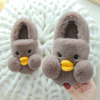 Dép bông của bé hình con vịt
