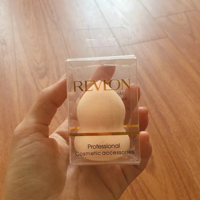 MÚT TÁN KEM NỀN HỒ LÔ REVLON